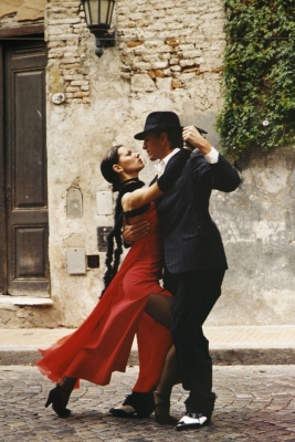 Tango Lesson: Always Keep Your Heart in Front of "His"